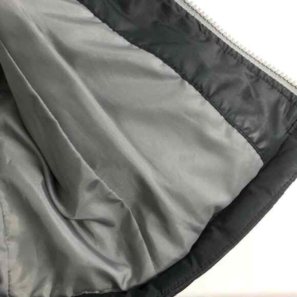 Charles‎ River Quilted Vest Womens Small Primaloft Full Zip Pockets Black Gray - Picture 6 of 6